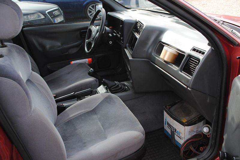Ford Sierra 1,8 P100 - fotka 30 z 32