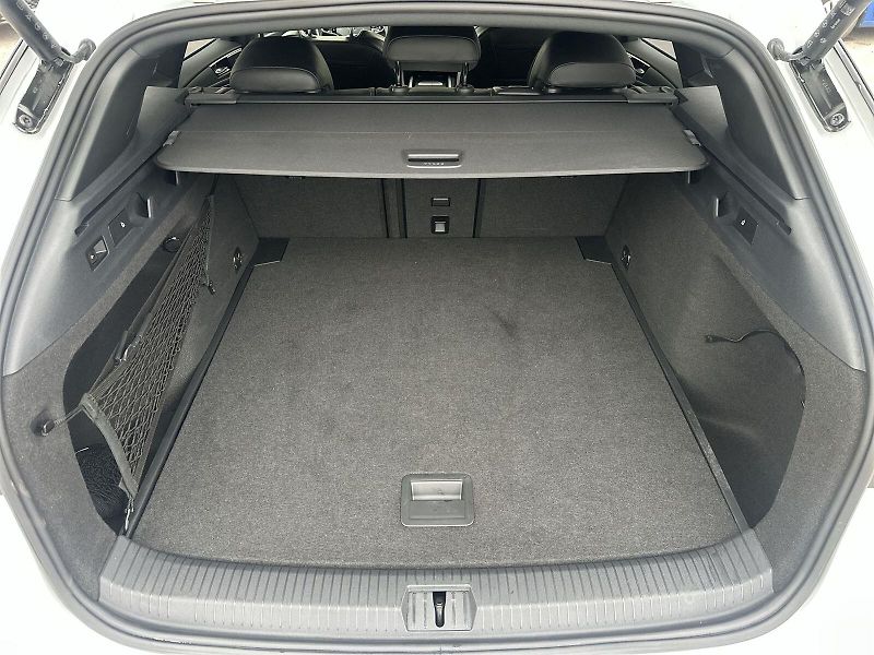 Volkswagen ID.7 Tourer (2024) 210 kW Pro - fotka 31 z 36
