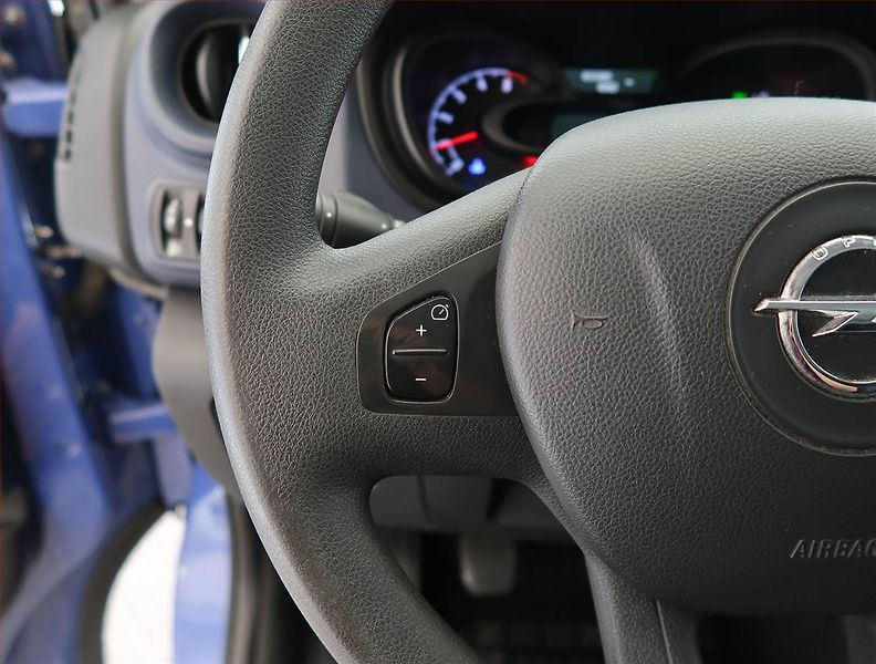 Opel Vivaro (2017) 1.6 BiCDTI, Bus, 9Míst - fotka 16 z 20