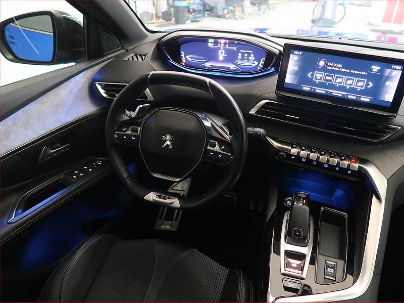 Peugeot 3008 (2022) GT 1.2 PureTech - fotka 7 z 18