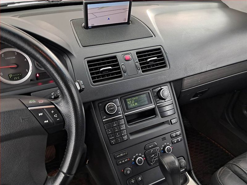 Volvo XC90 (2011) D5, 4X4, Automat, 7 míst - fotka 12 z 22