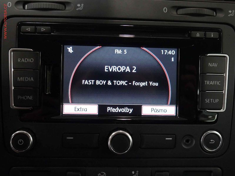 Volkswagen Golf (2007) 1.4i, autoAC - fotka 13 z 17