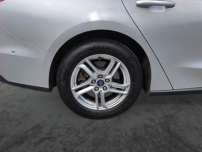 Ford Focus (2020) 1.5 EcoBlue, Navi, Tempomat - fotka 15 z 19