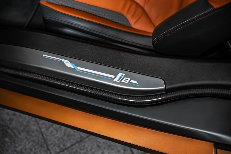 BMW i8 ROADSTER LASER/H&K/HUD/KARBON - fotka 22 z 25