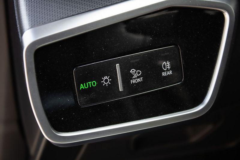 Audi A7 S-Line 50TFSIe 220kW - fotka 29 z 35