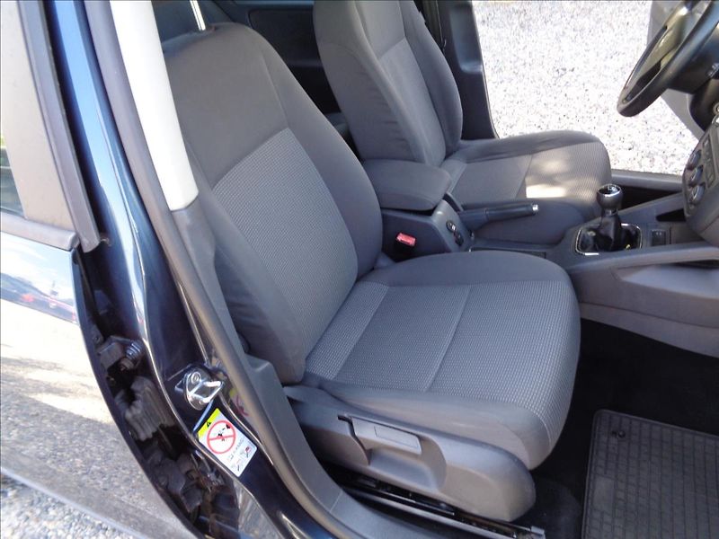 Volkswagen Golf Variant 1,6 - fotka 21 z 22