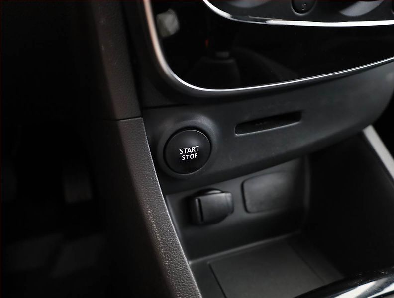 Renault Clio (2017) 1.2 16V, Tempomat - fotka 13 z 16