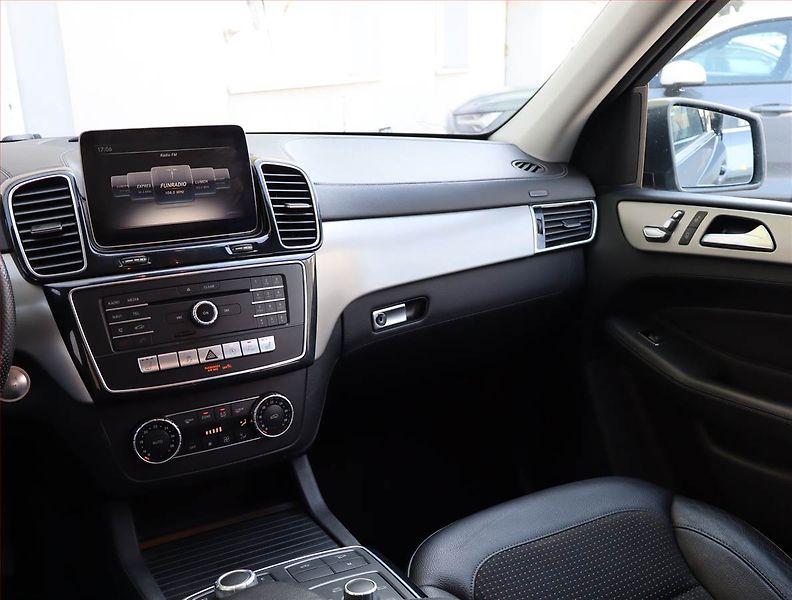 Mercedes-Benz GLE (2017) 350 d - fotka 8 z 20