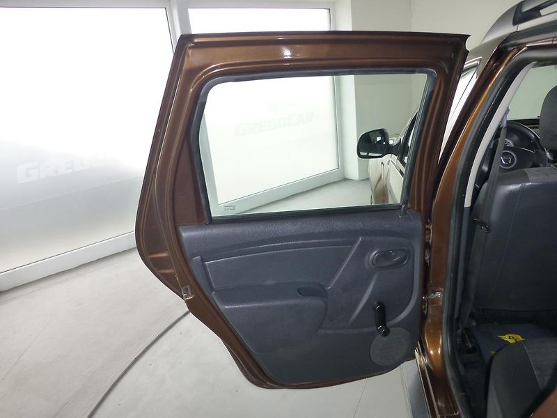 Dacia Duster (2010) 1,5DCI-79KW*KLIMATIZACE**ALU* - fotka 12 z 22