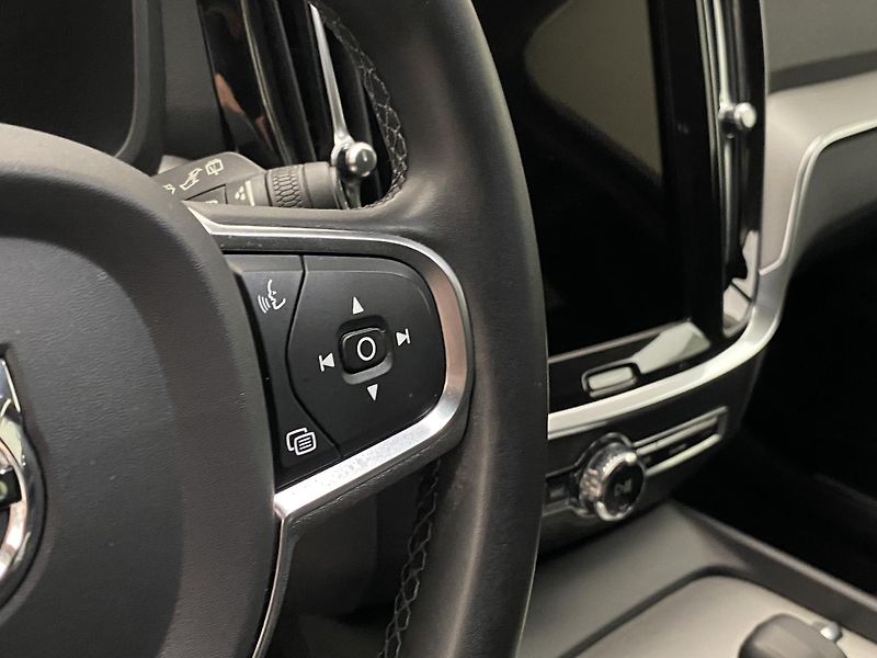 Volvo V60 B4 CORE AUT CZ - fotka 20 z 58