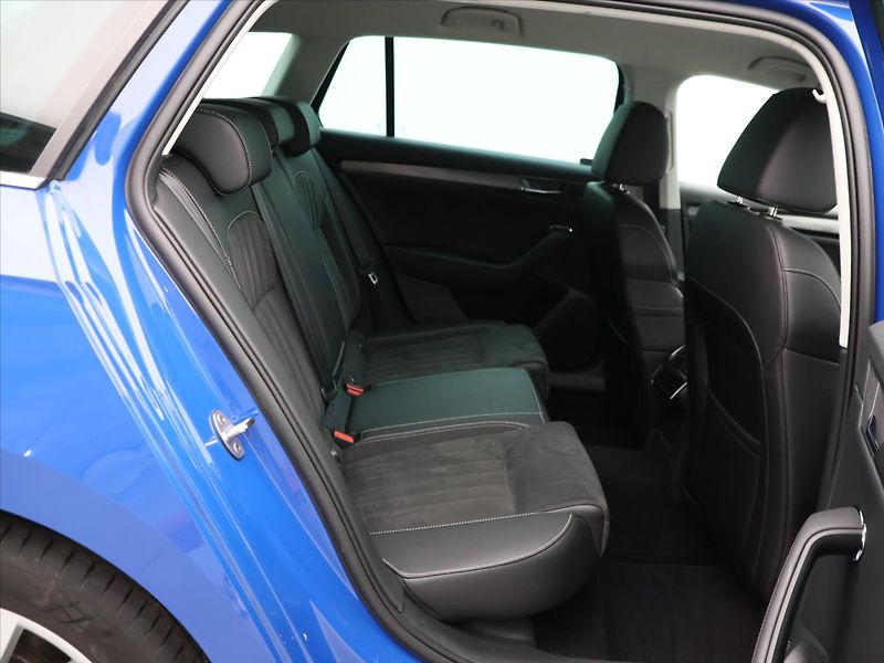 Škoda Superb 2.0 TDI 110kW Style LED  DSG - fotka 13 z 28