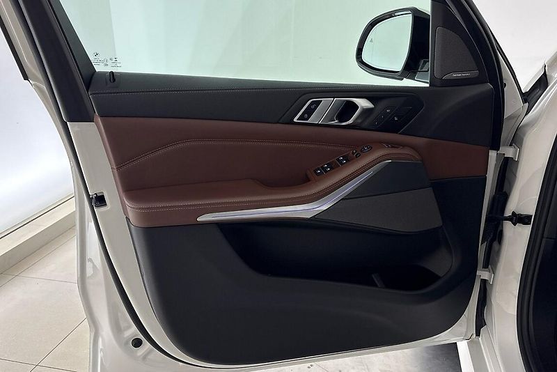 BMW X5 xDrive40d - fotka 18 z 28
