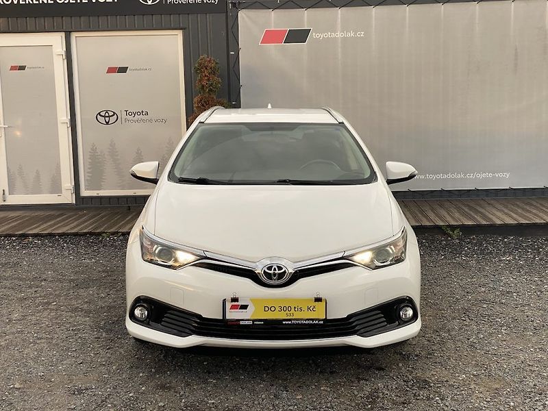 Toyota Auris 1.4D, ČR, Active, manual - fotka 2 z 29