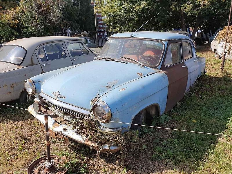 Řada aut čeká ještě na renovaci. A nebo také zůstanou v původním stavu.