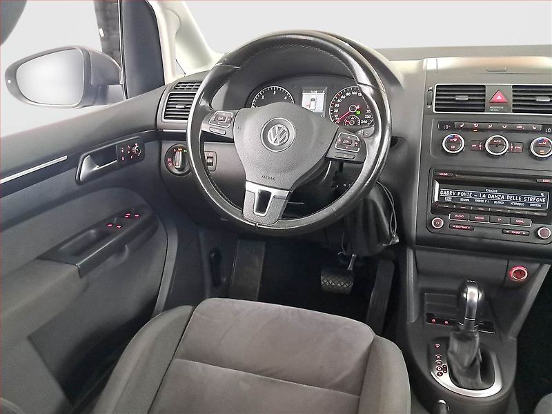 Volkswagen Touran (2012) 2.0 TDI, Automat, Tempomat - fotka 7 z 19