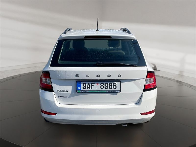 Škoda Fabia 1,0 TSI Ambition - fotka 5 z 11