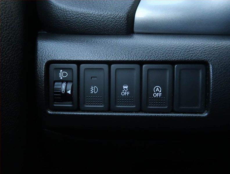 Suzuki Vitara (2017) 1.6 VVT, Serv.kniha, Navi - fotka 18 z 19