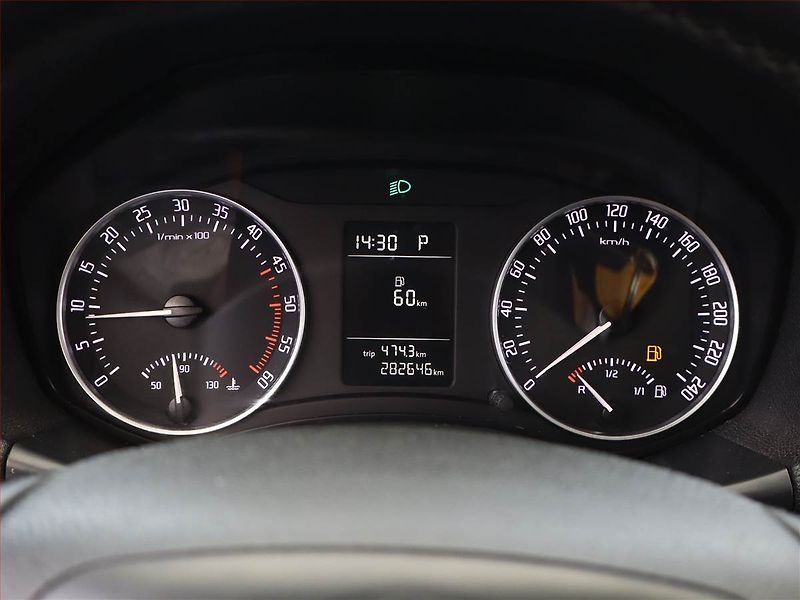 Škoda Octavia (2009) Elegance 1.9 TDI DPF, Automat - fotka 8 z 10