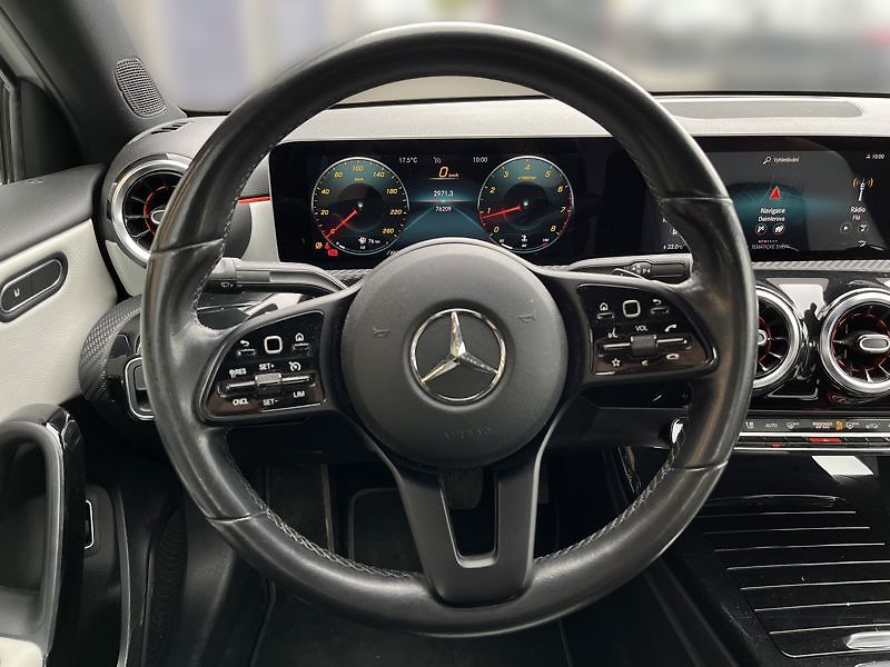 Mercedes-Benz Třídy A 200 sedan - fotka 11 z 21