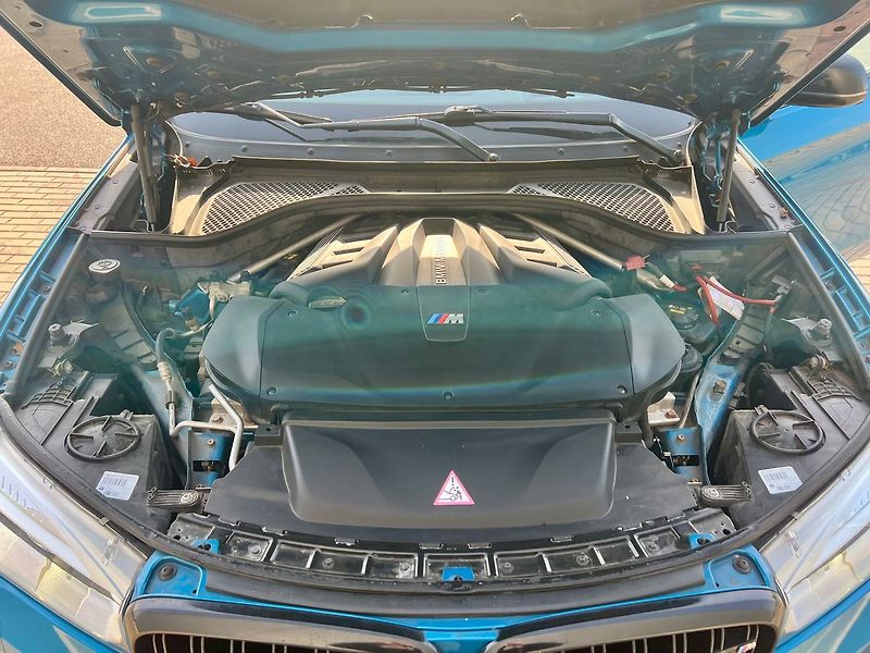 BMW X6 M 4.4 V8 512 kW-Akrapo - fotka 49 z 49