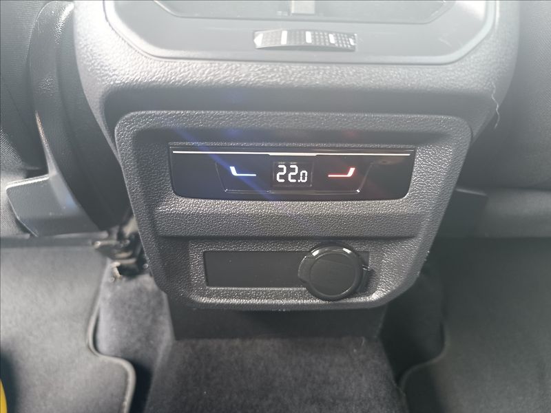 Volkswagen Tiguan Allspace 2,0 TDi DSG 4x4 Rezervace - fotka 14 z 25