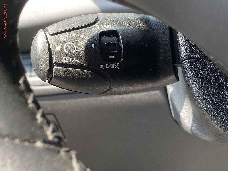 Peugeot 208 (2019) 1.2 PT, 2.maj,ČR, Active - fotka 13 z 19