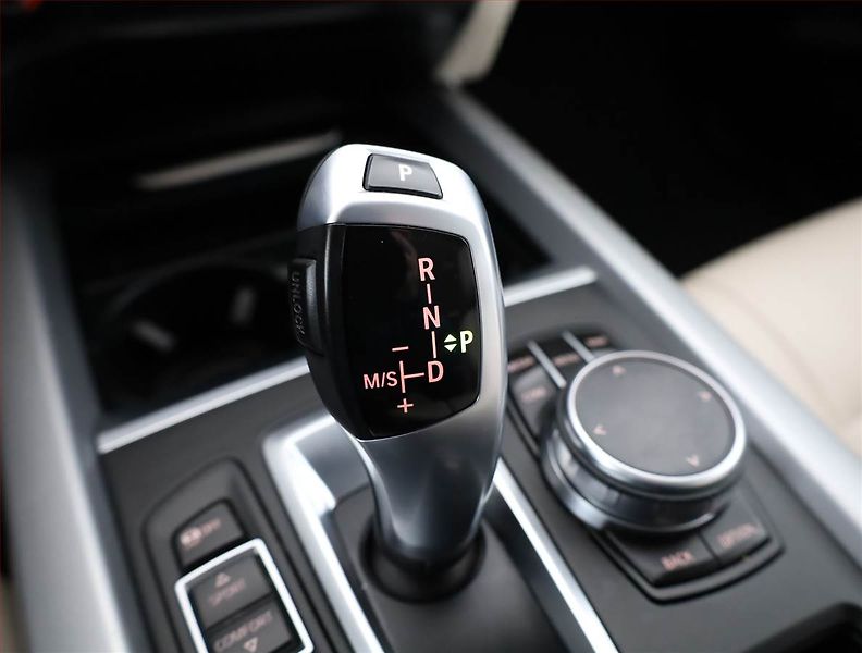 BMW X5 (2018) xDrive25d - fotka 16 z 21