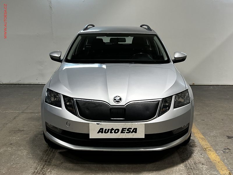 Škoda Octavia (2017) 1.6 TDi, ČR, AC, výhřev sed - fotka 2 z 14