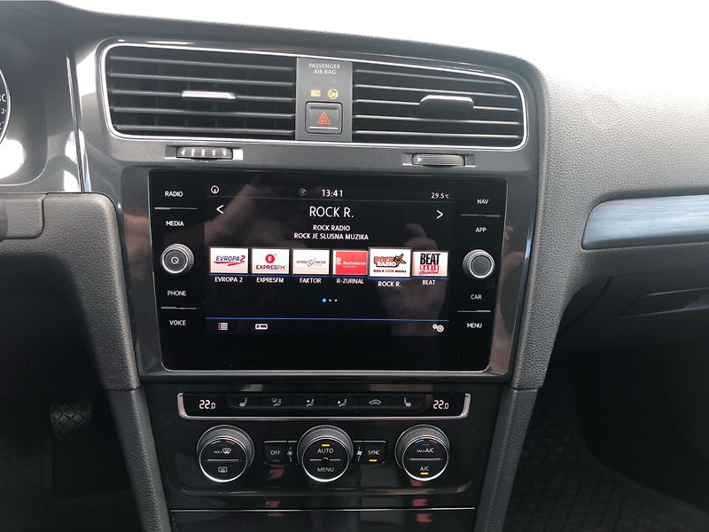 Volkswagen Golf Variant 2,0 TDI 4Motion - fotka 19 z 30