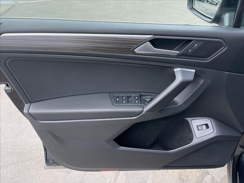 Volkswagen Tiguan Allspace 1,5 TSI DSG Elegance LED+ACC - fotka 14 z 23