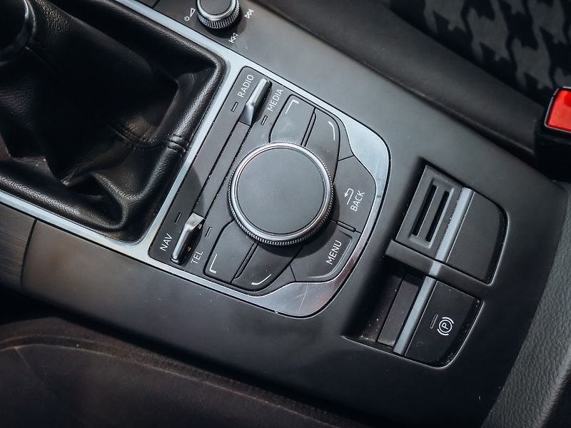 Audi A3 1.6TDI 85kW - fotka 16 z 32