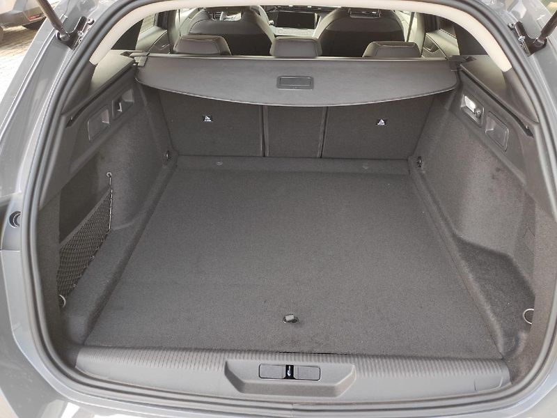 Peugeot 308 (2026) SW ALLURE  1.5 HDI rezervace - fotka 6 z 31