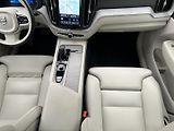 Volvo XC60 2.0  B4 4x4 PLUS  Black - náhled 16