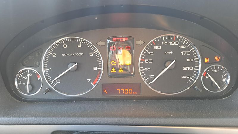 Peugeot 407 1.8i Klima - fotka 20 z 23