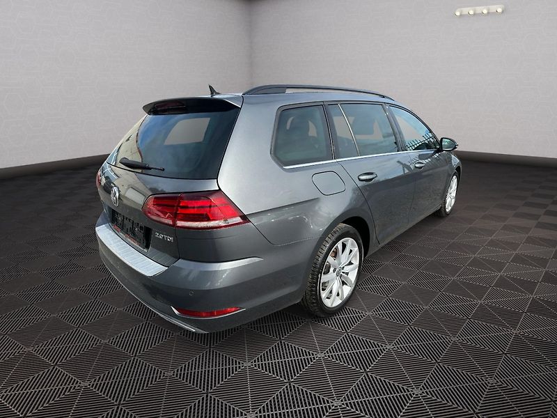 Volkswagen Golf (2017) 2,0TDI 110kw Highline - fotka 7 z 26
