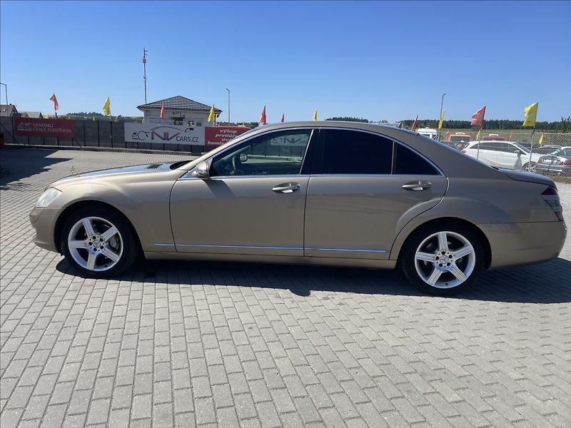 Mercedes-Benz Třídy S 3,0 320CDi 155kw nutný servis - fotka 28 z 32