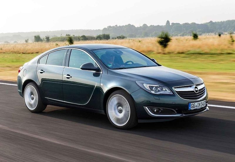 Autosalony ojetých aut Škoda jsou dnes často k nerozeznání od těch, kde se prodávají nová auta