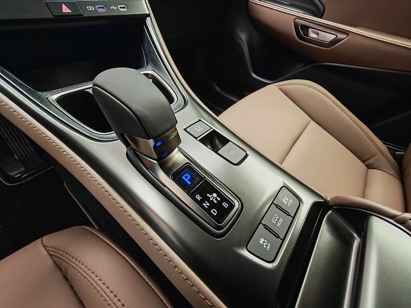 Lexus LBX 1.5 Hybrid Elegant TECH - fotka 37 z 41