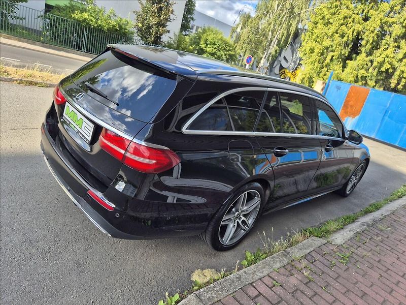 Mercedes-Benz Třídy E 220d*4M*AMG*head-up*webast - fotka 4 z 43