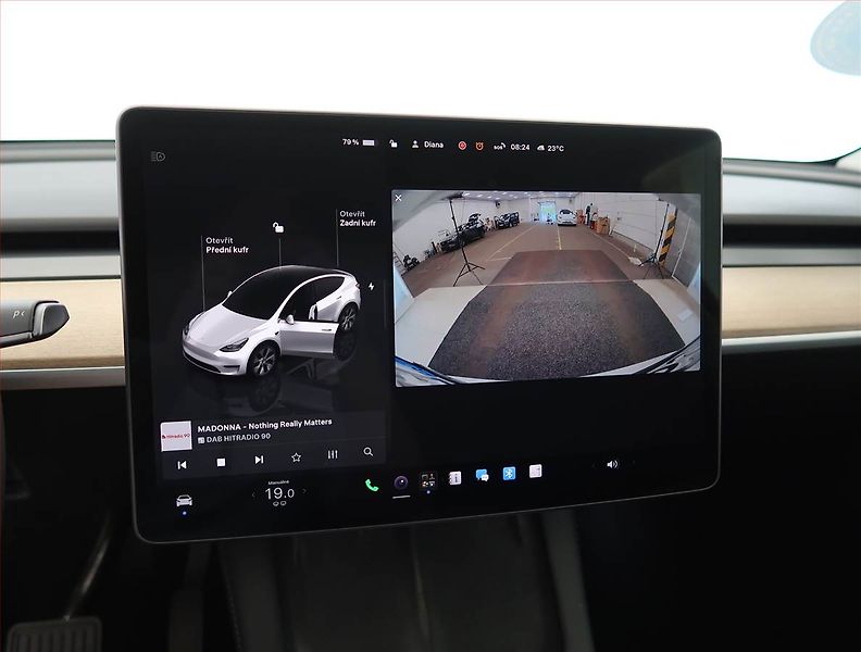 Tesla Model Y (2022) Long Range AWD 79kWh, SoH 91% - fotka 17 z 33