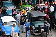 Nablýskané historické vozidla a motorky obsadily v neděli 19. května centrum Prostějova. 19.5. 2024