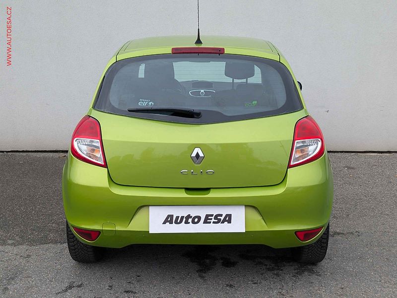 Renault Clio (2009) 1.2i, AAC - fotka 5 z 15