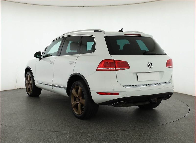 Volkswagen Touareg (2012) 3.0 TDI, 4X4, Automat, Kůže - fotka 4 z 16
