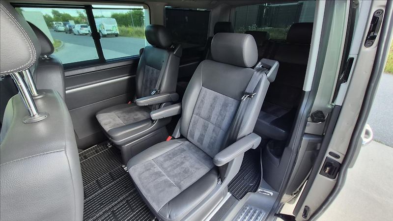 Volkswagen Multivan 2,0 TDi 132 Kw DSG HL 4x4 ČR - fotka 12 z 18