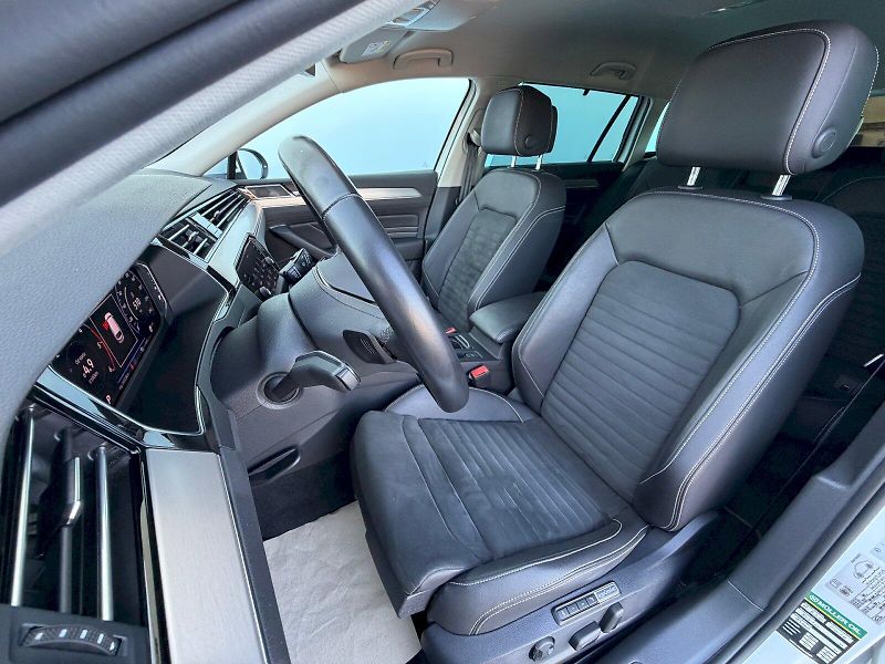 Volkswagen Passat (2021) 2.0 TDI 110kW R-LINE - fotka 6 z 35