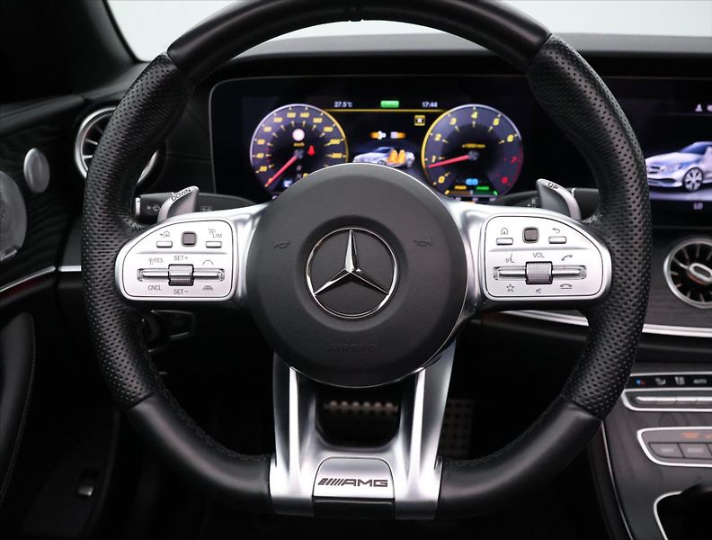 Mercedes-Benz Třídy E 3,0 53 320kW AMG 4Matic+ DPH - fotka 28 z 53