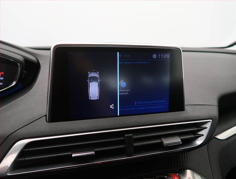 Peugeot 5008 (2021) Active PureTech 130, 7 míst - fotka 16 z 22