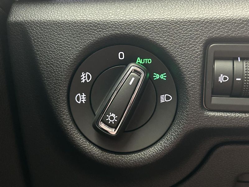 Škoda Scala 1.0 TSI Top selection - fotka 19 z 28