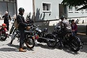 Na oblíbenou vyjížďku veteránů Po pašeráckých stezkách vyrazili řidiči se svými skvosty navzdory nepřízni počasí.