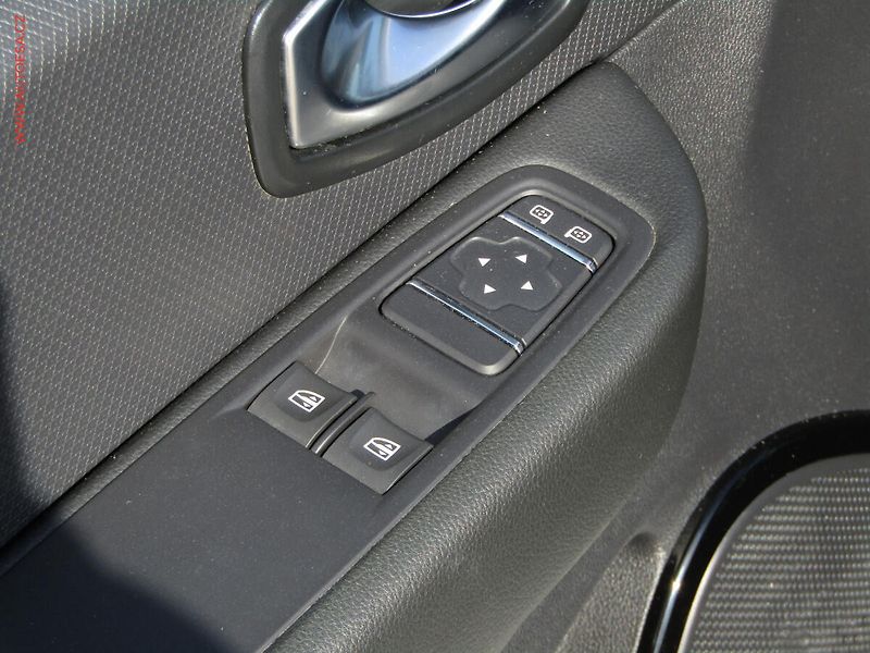 Renault Clio (2018) 0.9 TCe, 1.maj,ČR, AC - fotka 11 z 15